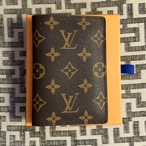 —SOLD OUT—Louis Vuitton LV Monogram Canvas Classic Passport Cover
